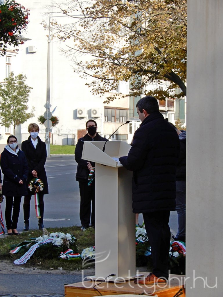 Az '56-os forradalomra emlékeztünk 08